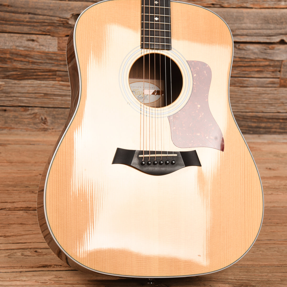 Taylor 210 DLX Natural Acoustic Guitars / Dreadnought