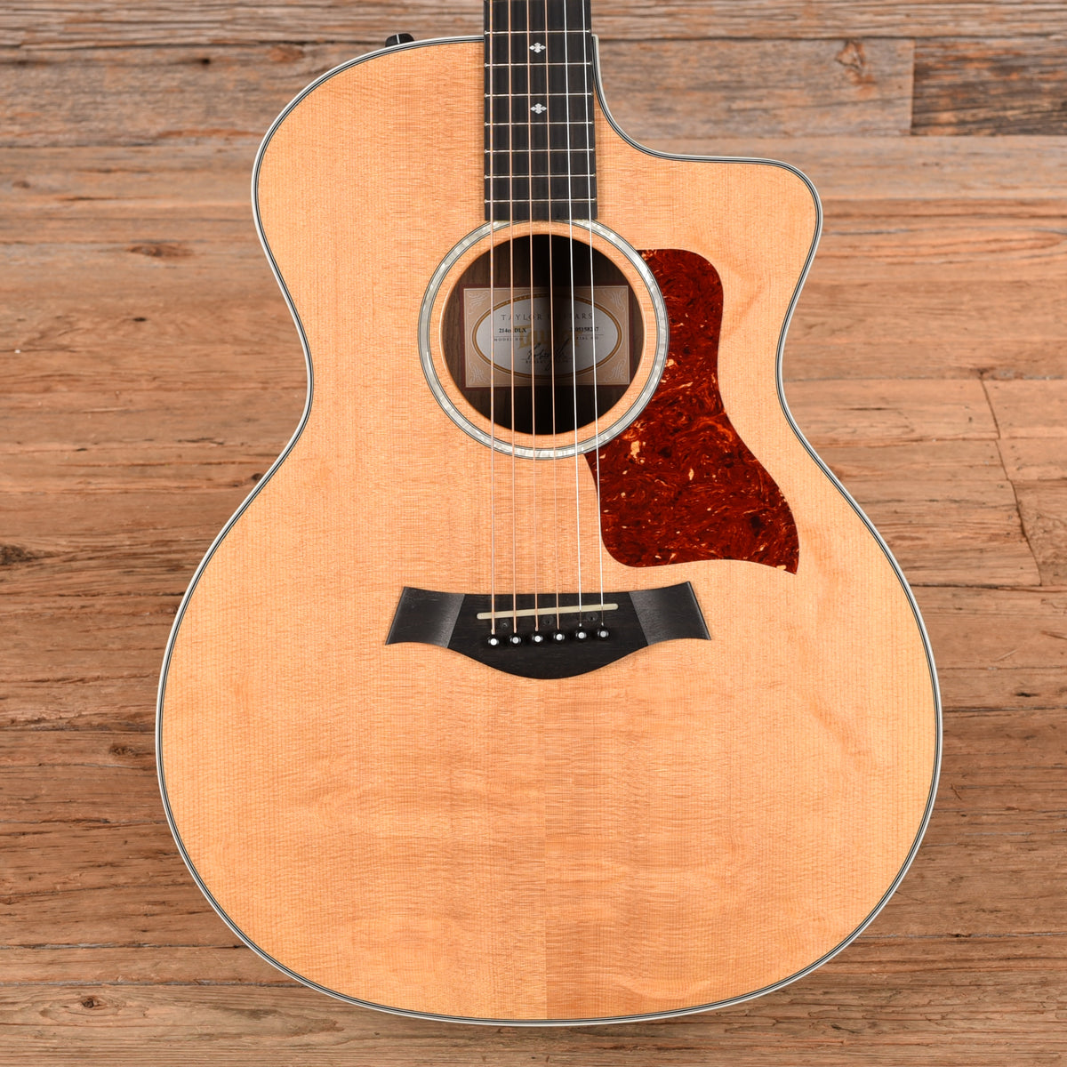 Taylor 214ce DLX Natural 2018 Acoustic Guitars