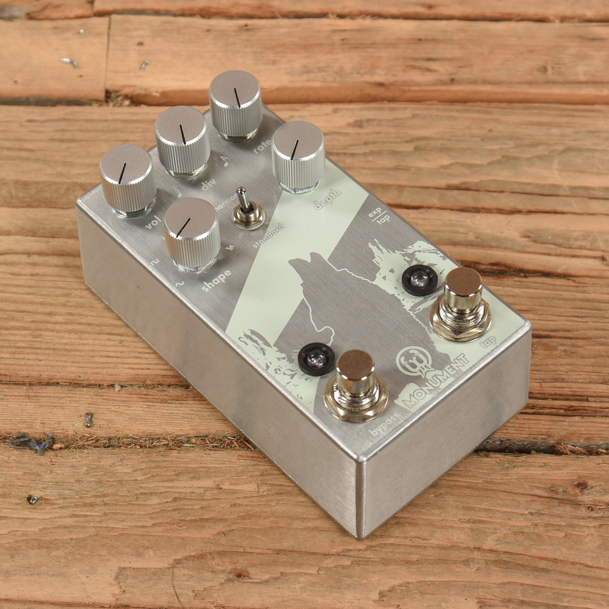 Walrus Monument V2 Platinum Effects and Pedals / Tremolo