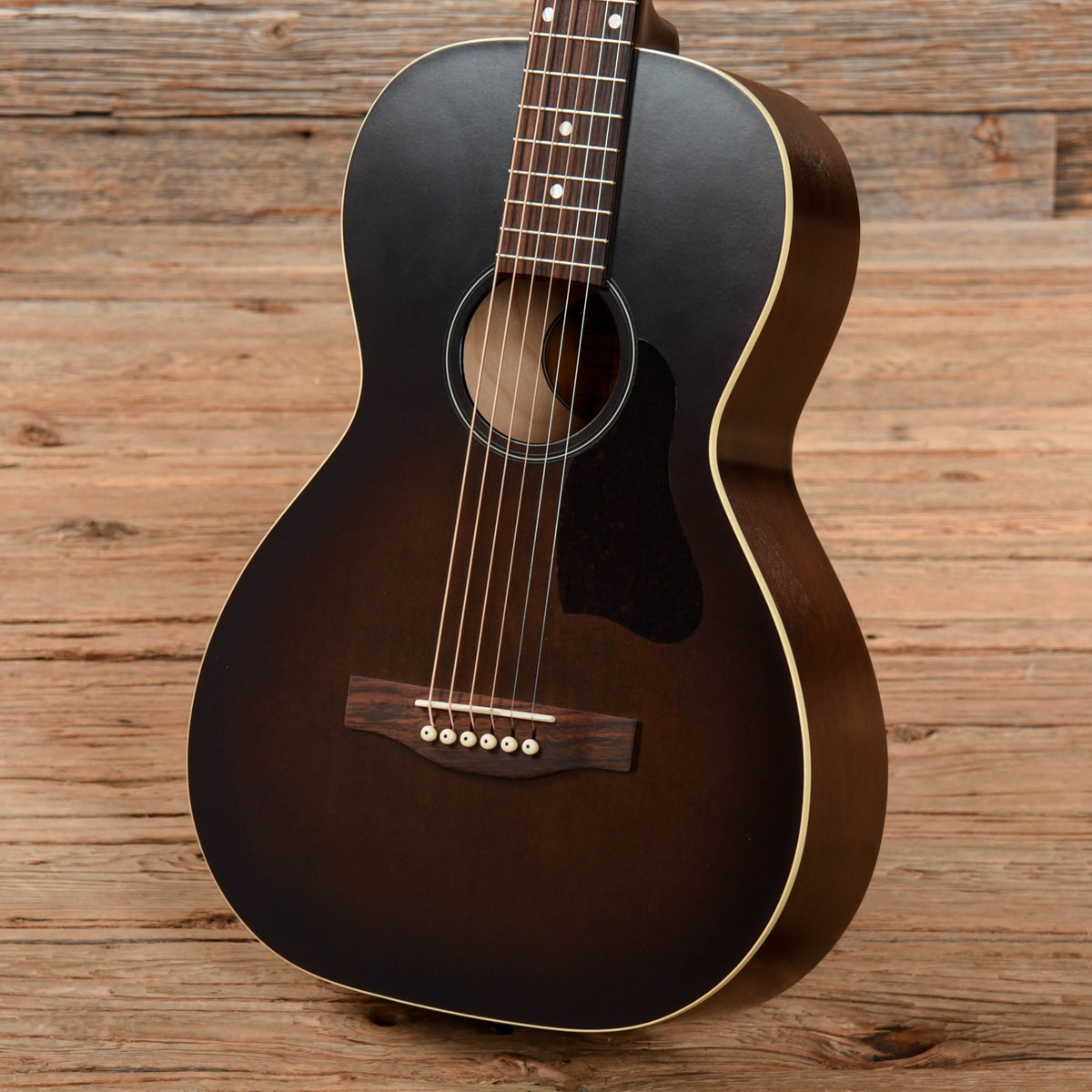 Art & Lutherie Roadhouse Bourbon Burst Acoustic Guitars / Concert