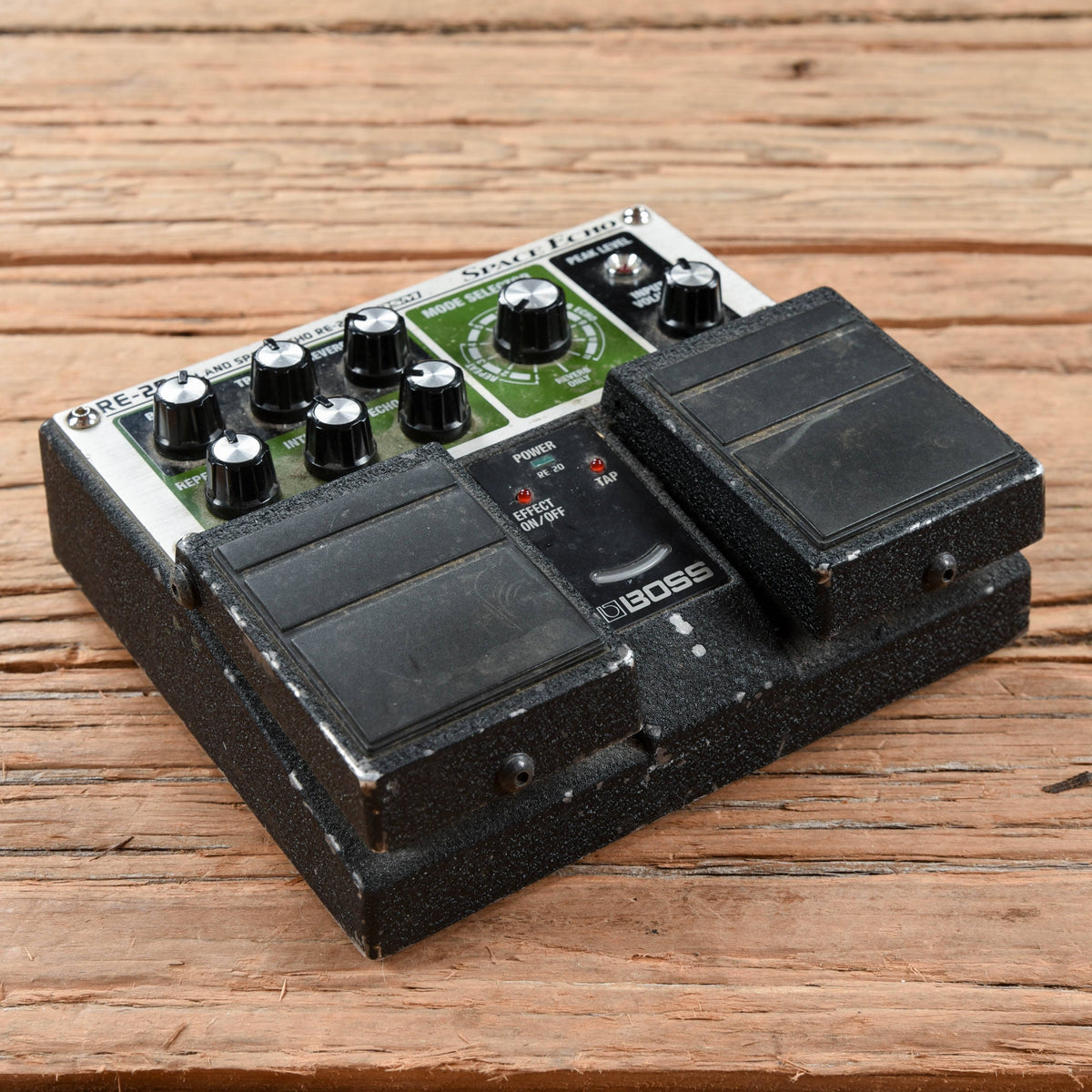 Boss RE-20 Space Echo Effects and Pedals / Delay