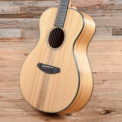 Breedlove Oregon Concert E Myrtlewood Natural 2016 Acoustic Guitars / Built-in Electronics,Acoustic Guitars / Concert
