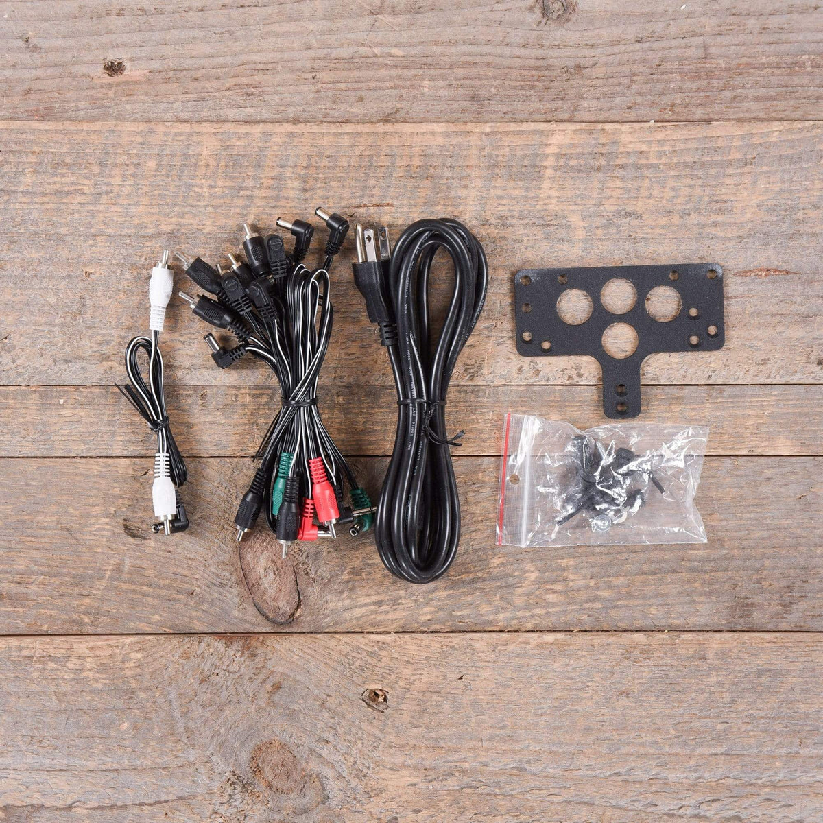 CIOKS DC8 8 Outlets in 6 Isolated Sections, 9 and 12v DC Power Supply Effects and Pedals / Pedalboards and Power Supplies