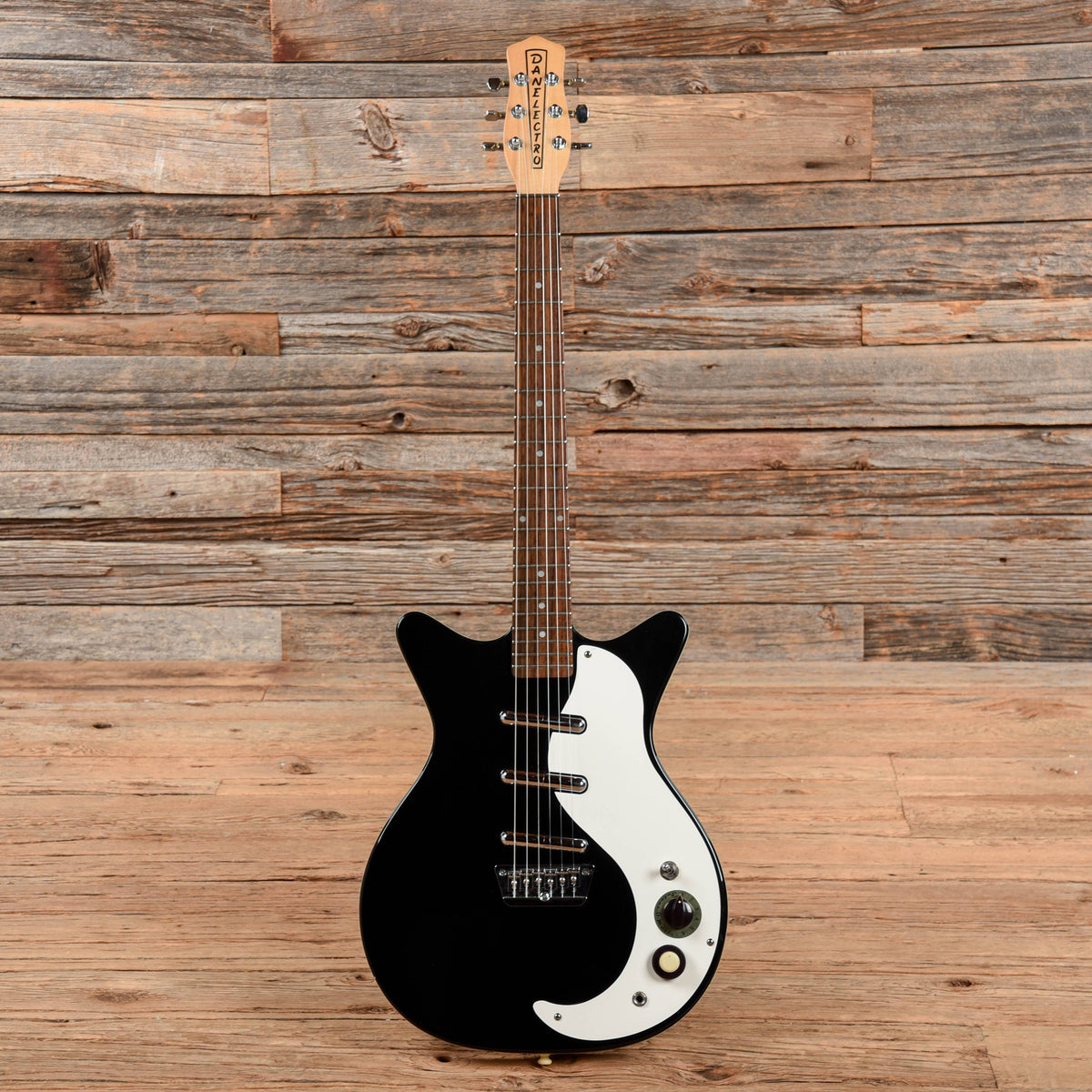 Danelectro DC-3 Black Electric Guitars / Solid Body