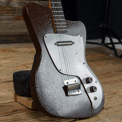 Danelectro Hawk Brown 1966 Electric Guitars / Solid Body