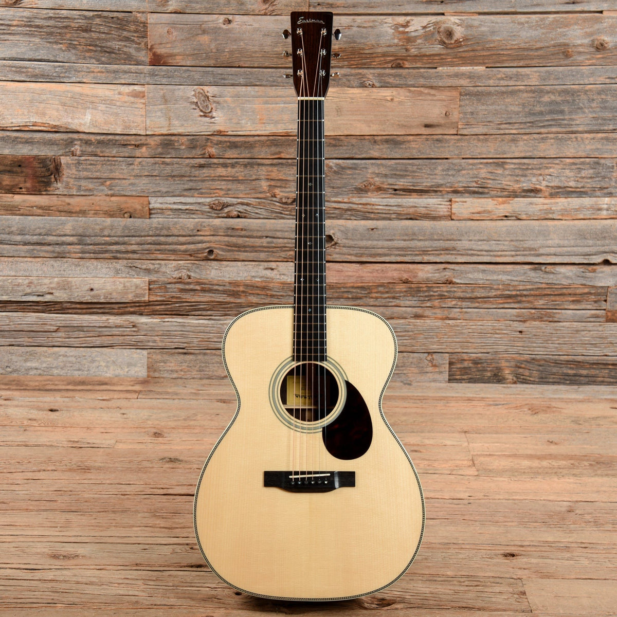 Eastman E20OM Orchestra Traditional Flattop Natural Acoustic Guitars / OM and Auditorium