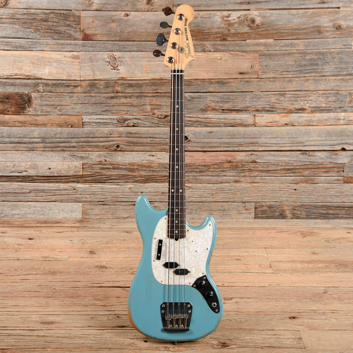 Fender Justin Meldal-Johnsen Road Worn Signature Mustang Bass Daphne Blue Bass Guitars / Short Scale