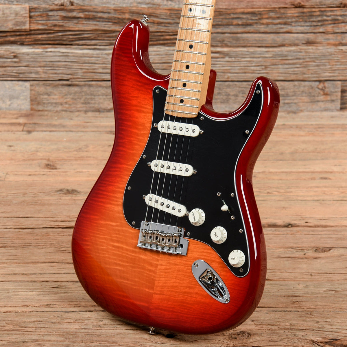 Fender Player Stratocaster Plus Top Aged Cherry Burst 2019 Electric Guitars / Solid Body