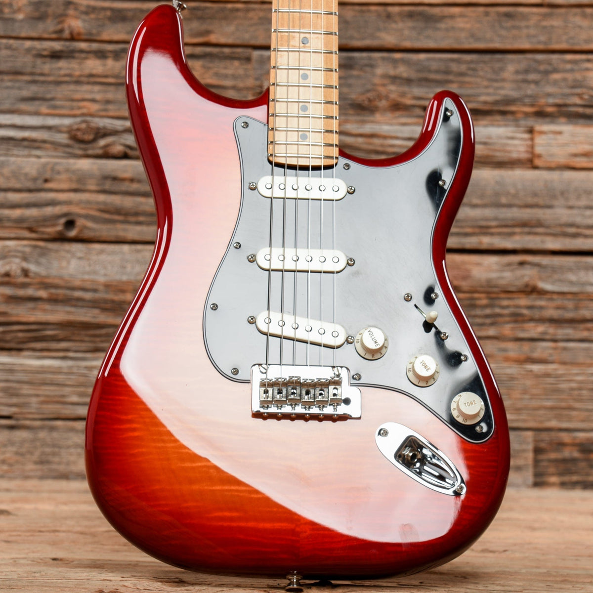 Fender Player Stratocaster Plus Top Aged Cherry Burst 2019 Electric Guitars / Solid Body