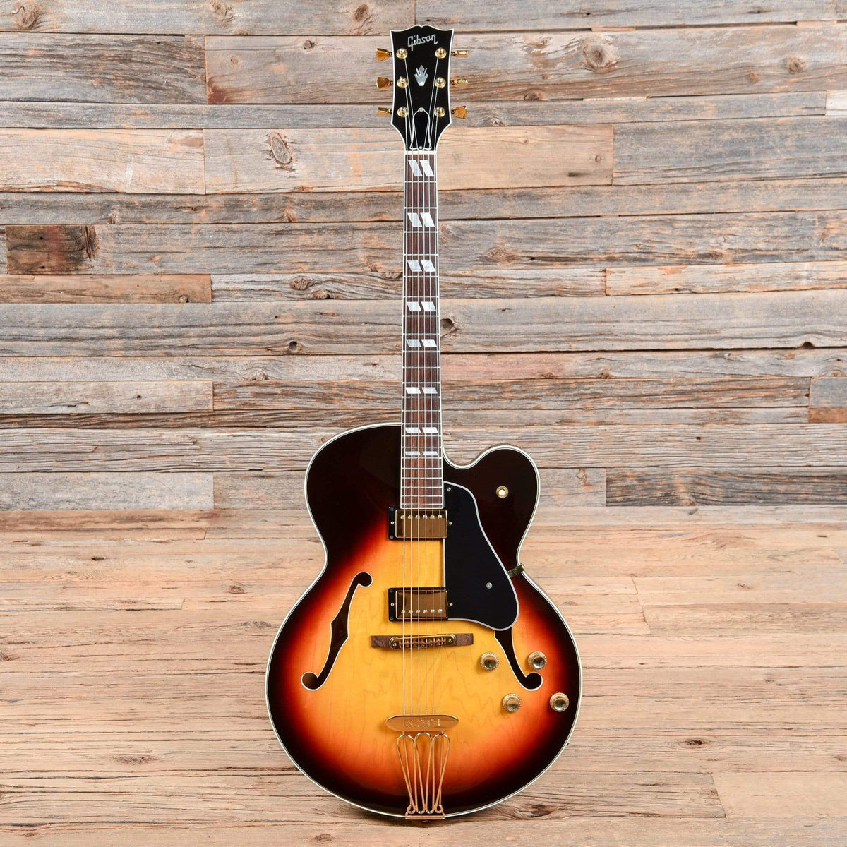 Gibson ES-350T Sunburst 1977 Electric Guitars / Hollow Body