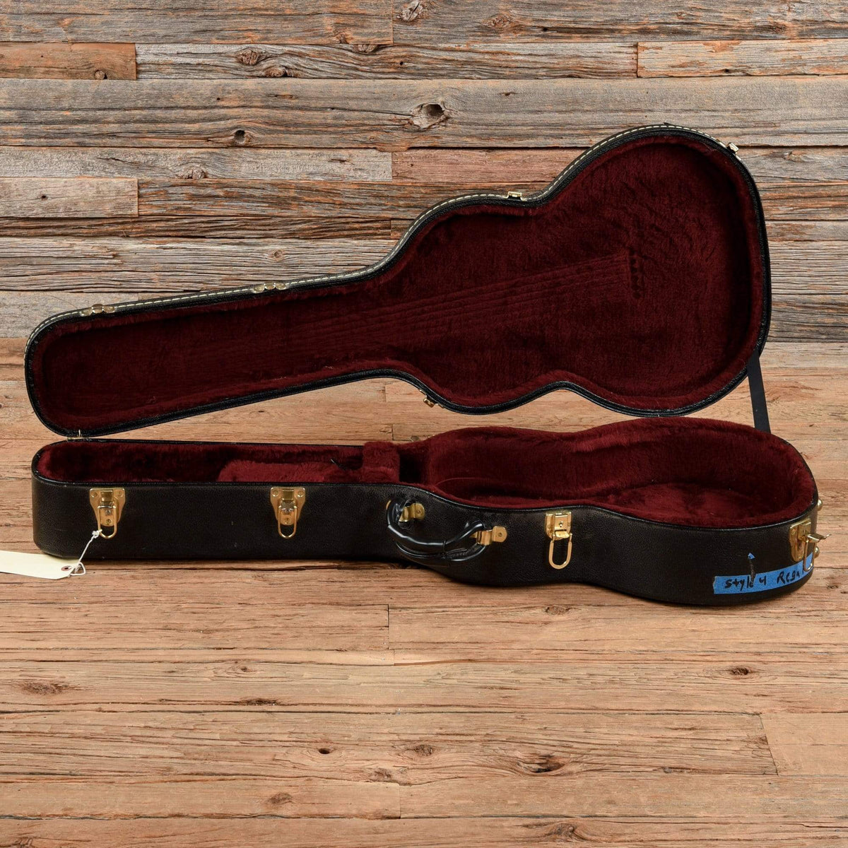 Regal Style 4 Natural Acoustic Guitars / Concert