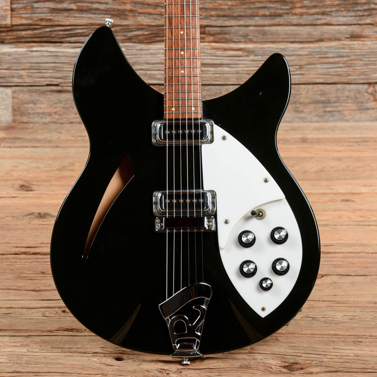 Rickenbacker 330 Jetglo 1990 Electric Guitars / Semi-Hollow