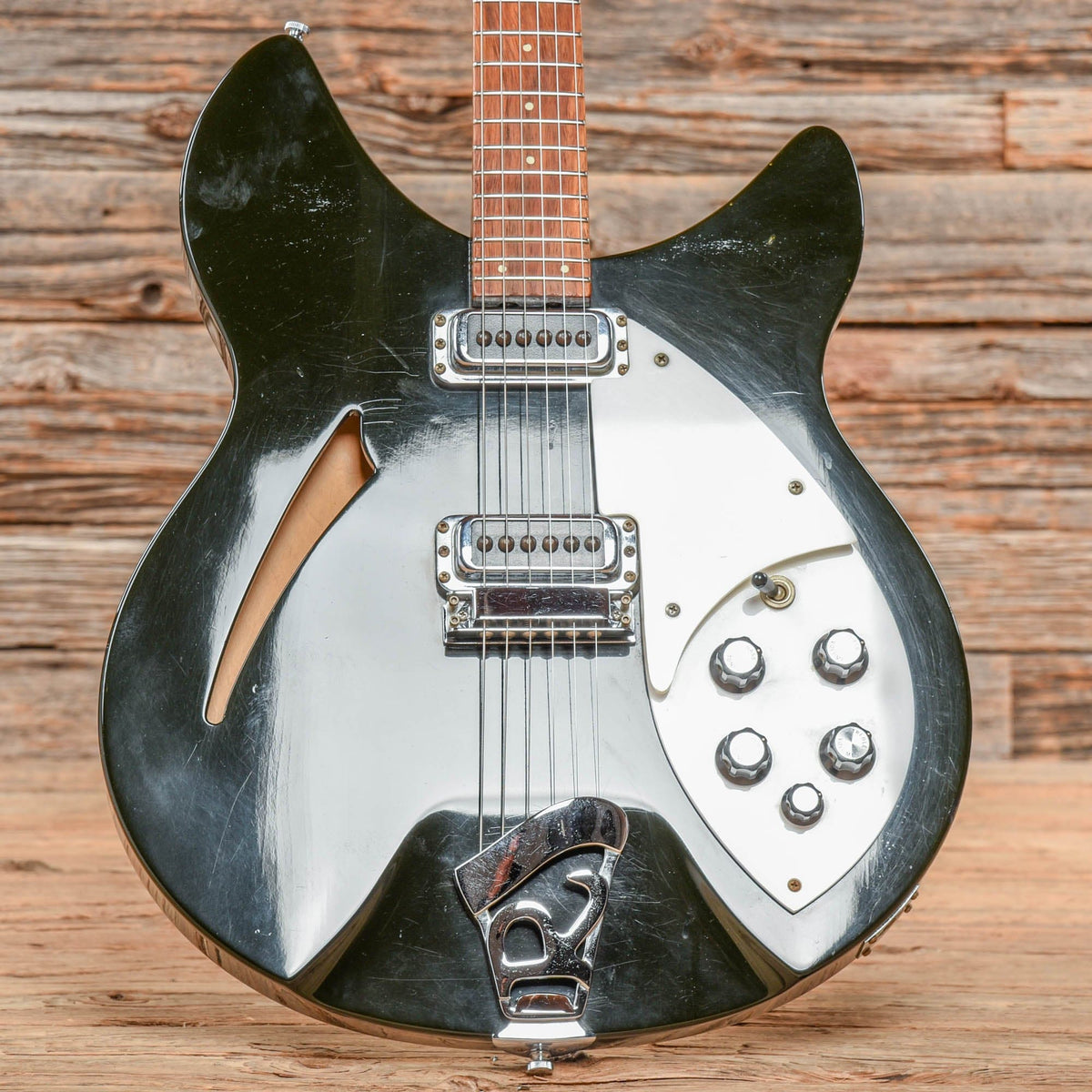 Rickenbacker 330 Jetglo 1990 Electric Guitars / Semi-Hollow