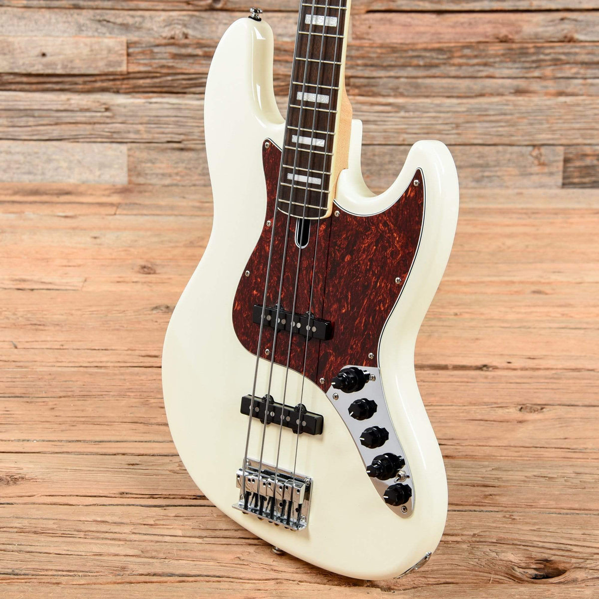 Sire Marcus Miller V7 Antique White 2019 Bass Guitars / 4-String
