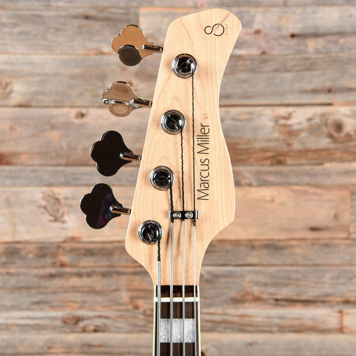 Sire Marcus Miller V7 Antique White 2019 Bass Guitars / 4-String