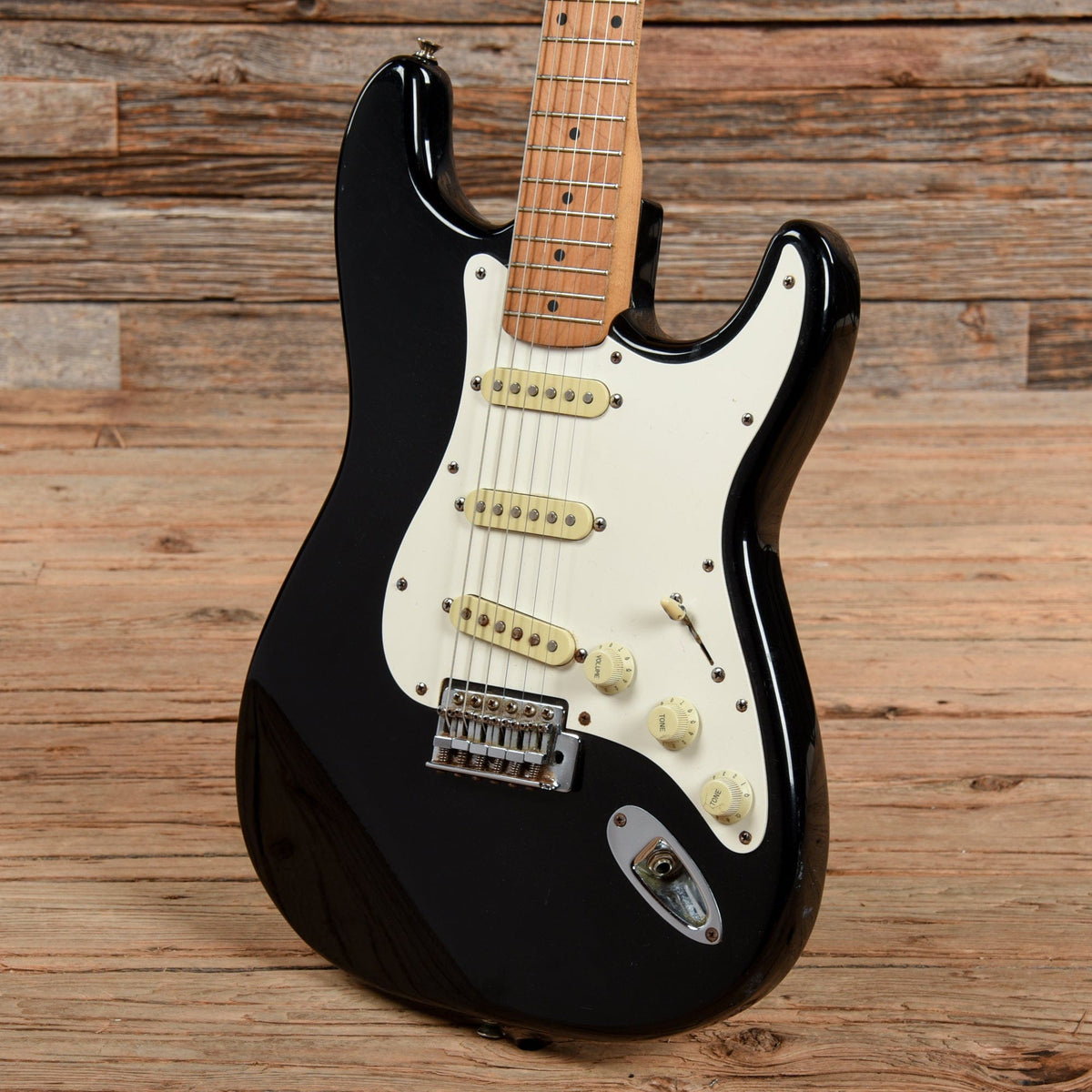 Squier Standard Stratocaster Black 1992 Electric Guitars / Solid Body