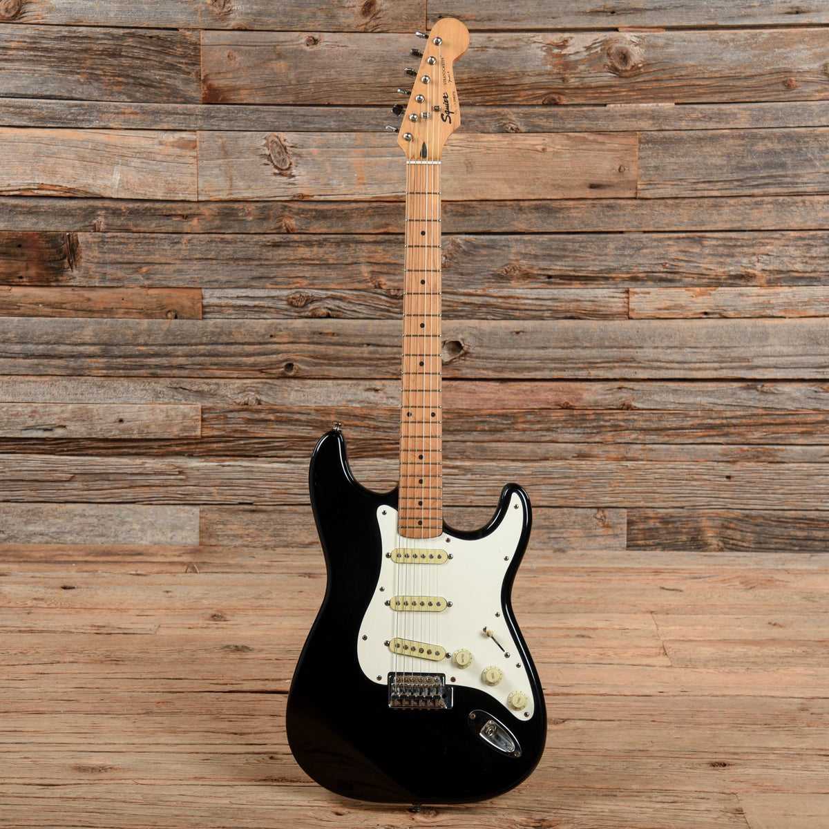 Squier Standard Stratocaster Black 1992 Electric Guitars / Solid Body
