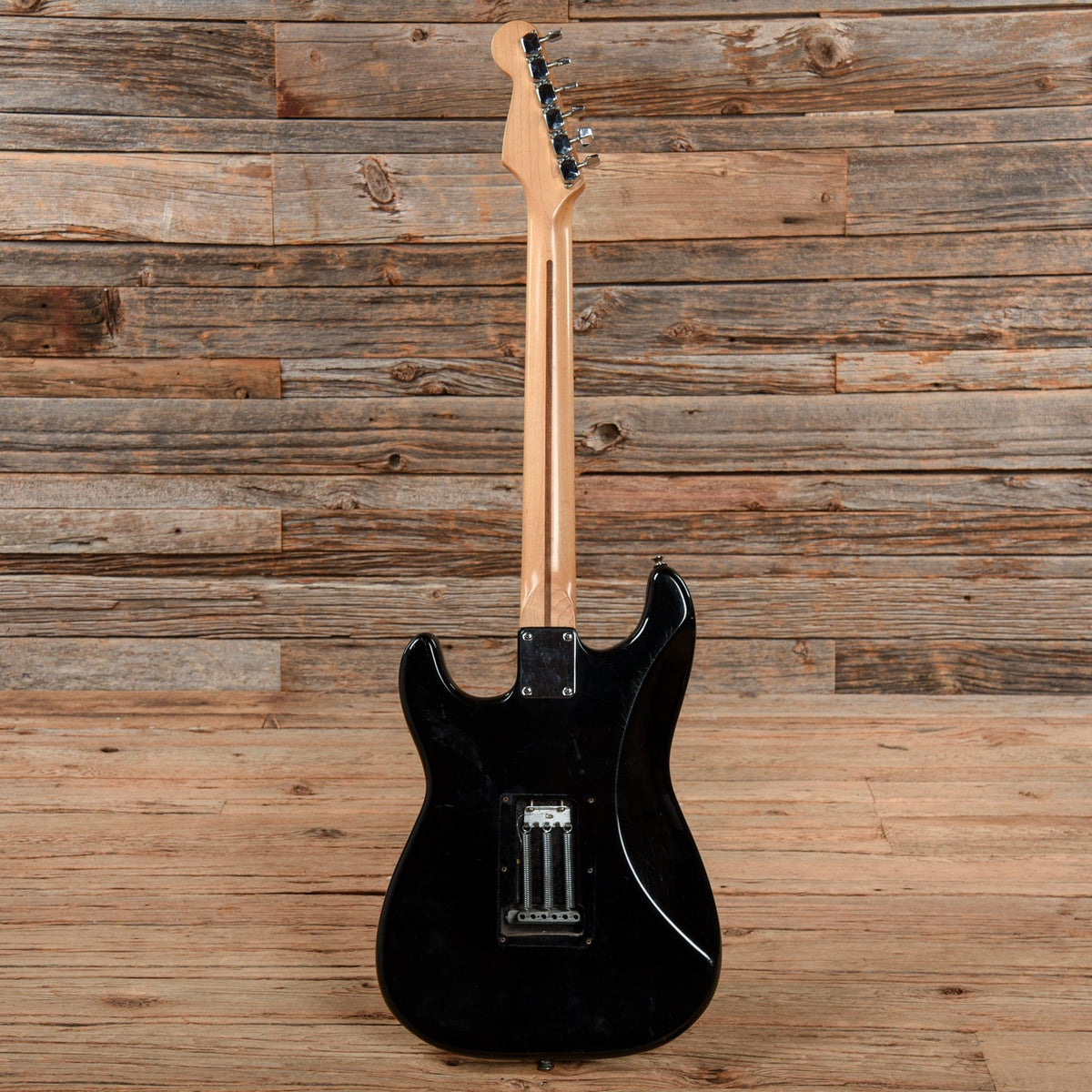 Squier Standard Stratocaster Black 1992 Electric Guitars / Solid Body